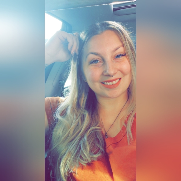 MEET YOUR POSHER - Picture 1 of 2